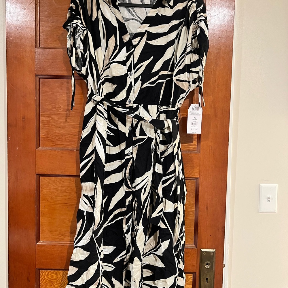 Time and Tru Black and White Leaf Midi Dress